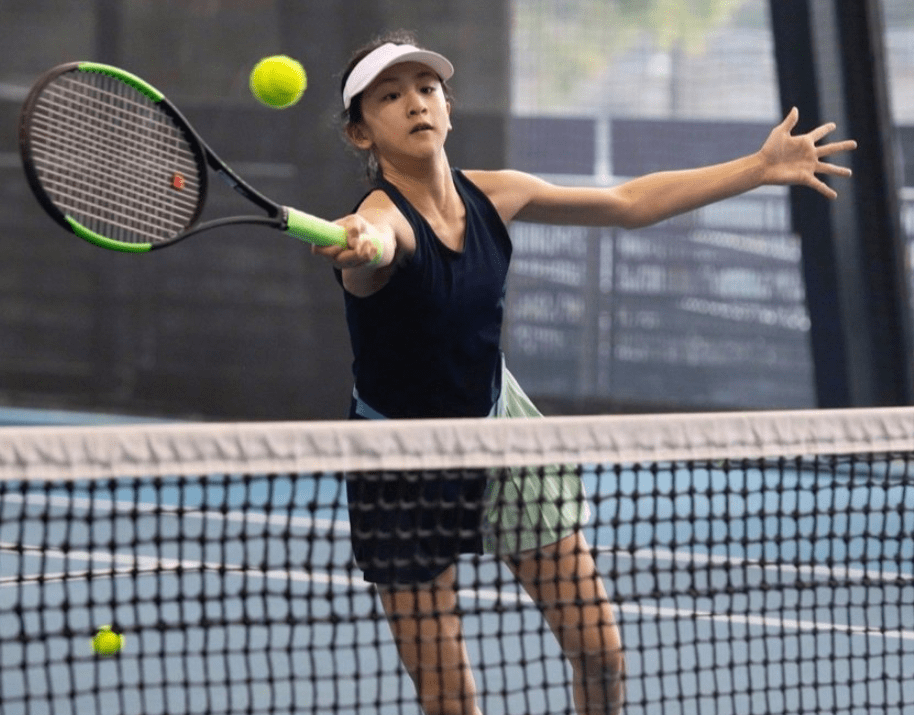 原创田亮晒女儿打网球照看清森碟的手臂肌肉线条一点不像11岁女孩