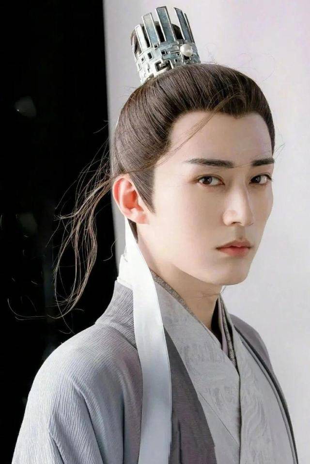 5位被头套耽误的男演员,明明是古装美男,却被造型拖