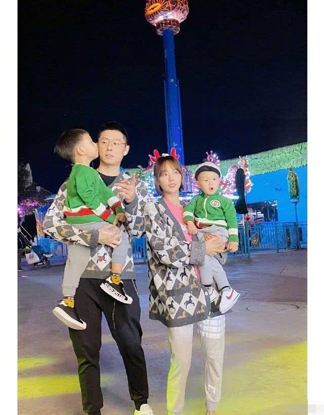 张嘉倪晒小儿子呆萌正脸照,舐犊之情流露:想念我的