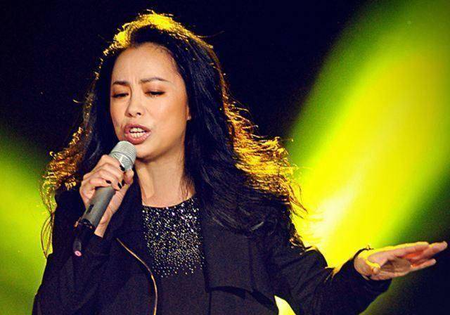 两人同为歌后,又是好姐妹,那英"儿女双全",她却3
