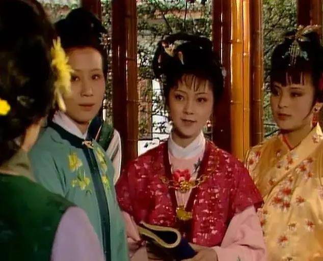 卖弄才学狠踩凤姐探春,被平儿一句话打回原形_王夫人_王熙凤_贾府