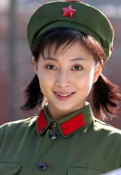 盘点女星军装杀当刘涛撞上了俞飞鸿和林青霞差距一目了然