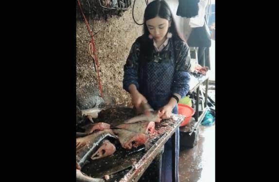 而前阵子这有这么一段短视频走红了,图中这位小姐姐看起来颜值非常的