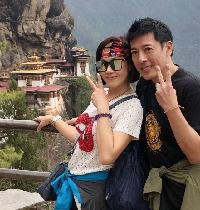 坚持25年不吃肉不生子,今57岁老婆像30岁_吕颂贤_麦景婷_感情