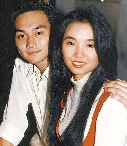 51岁许秋怡天生童颜与儿子合照像姐弟,四处登台20年