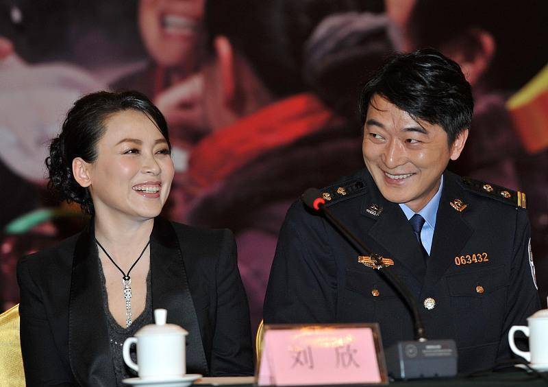 娱乐圈实力派演员,妻子与他相敬如宾,原来是我们熟悉的她_邵峰_刘欣