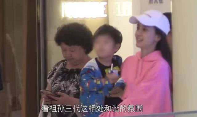 网友偶遇baby带小海绵吃饭,黄晓明baby真实婚姻状况