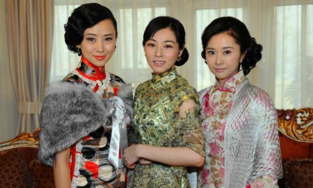 43岁何美钿和50岁翁虹多年后相逢晒出合照两大美女颜值依在