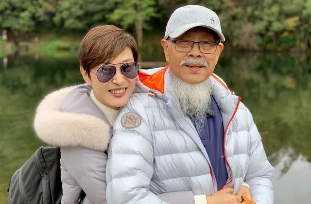 过了50岁还未婚未育的5位女星个个颜值高身材好独立又美丽