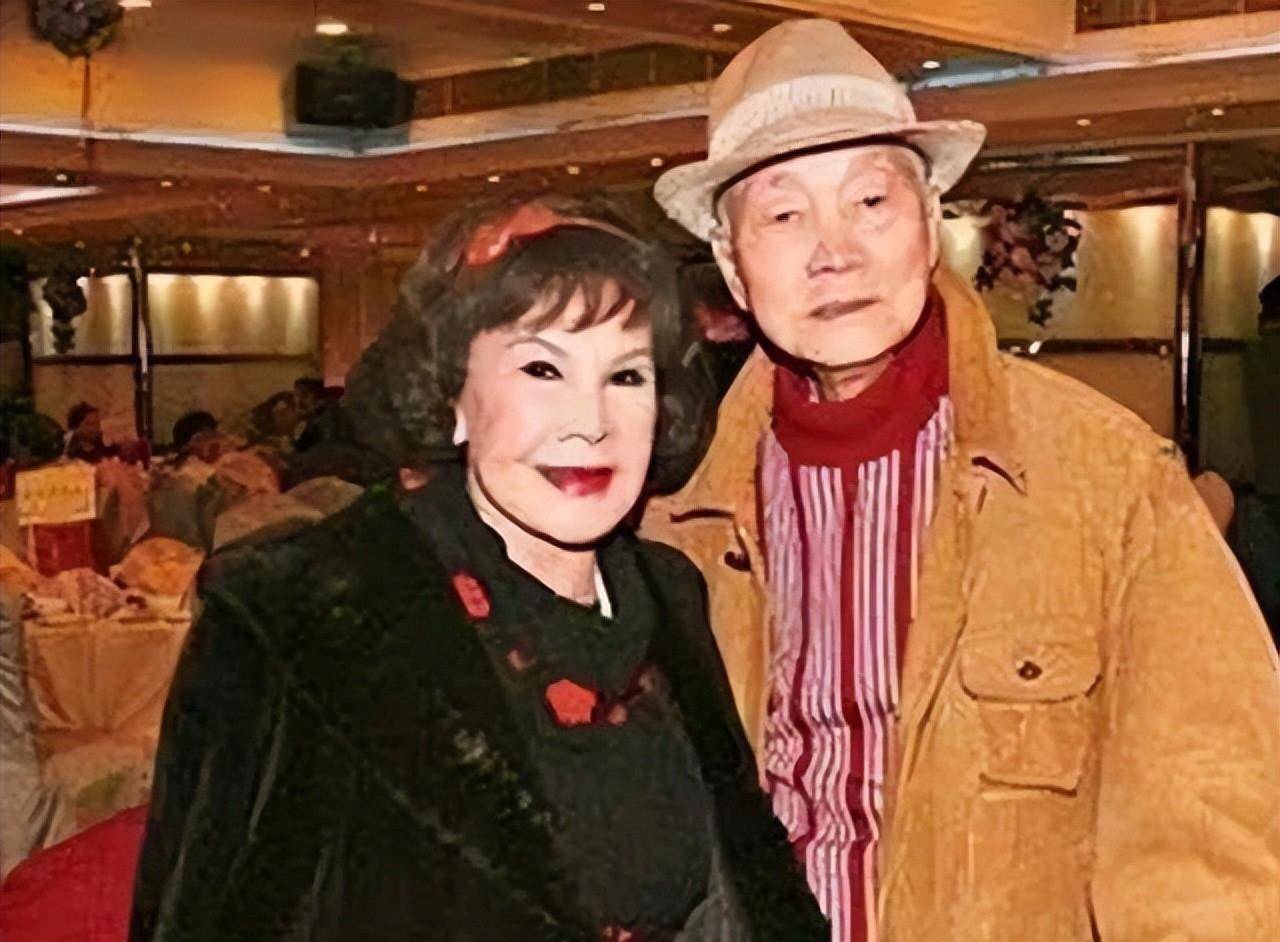 整容失败,恋上已婚富豪……90岁的她是全港"女神"_黄夏蕙_胡百全_香港
