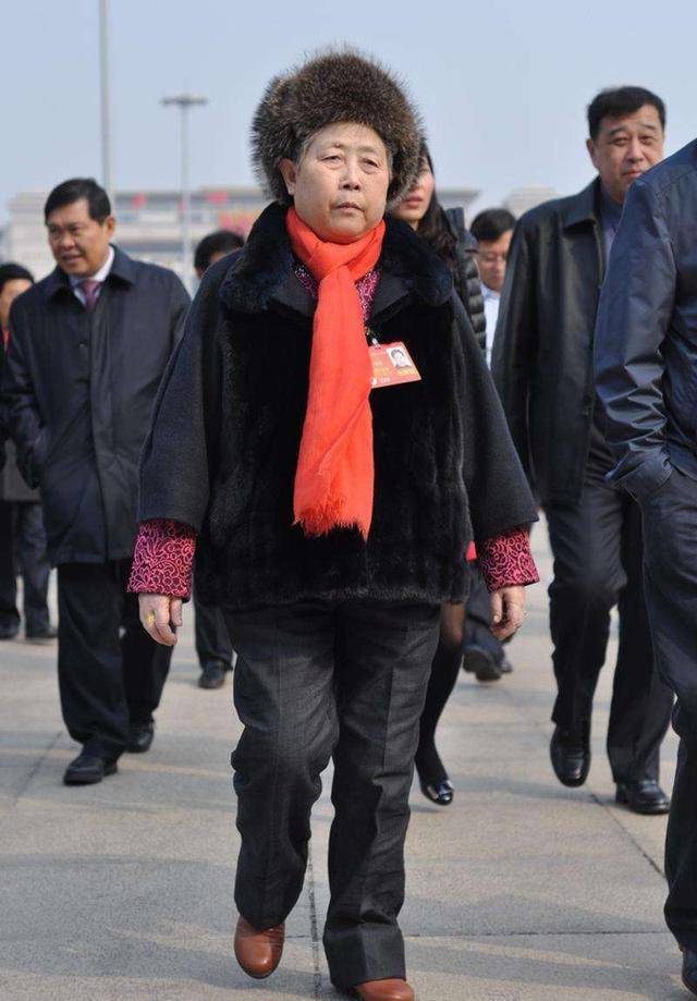 "老干妈"陶华碧传奇人生_生活_丈夫_孩子