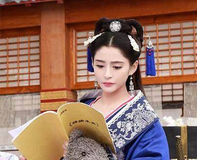 "j女郎"李心艾变脸变到亲妈认不出,肉手抬起瞬间出戏_李长乐_周杰伦