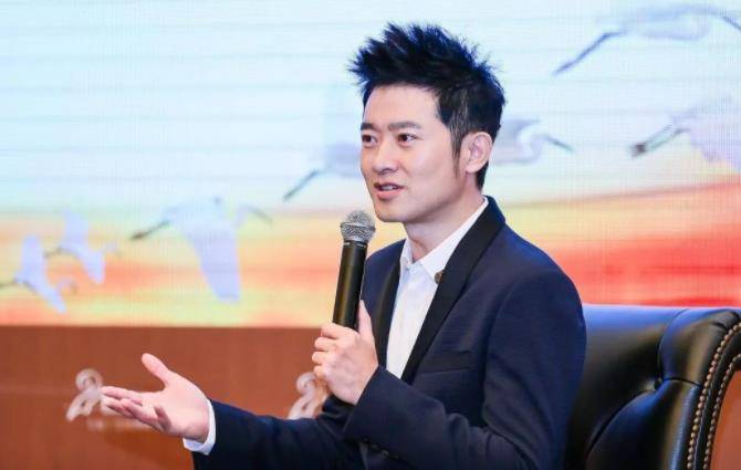 不在娱乐圈却永不过气王思聪都尊称他一声哥任泉到底有多壕