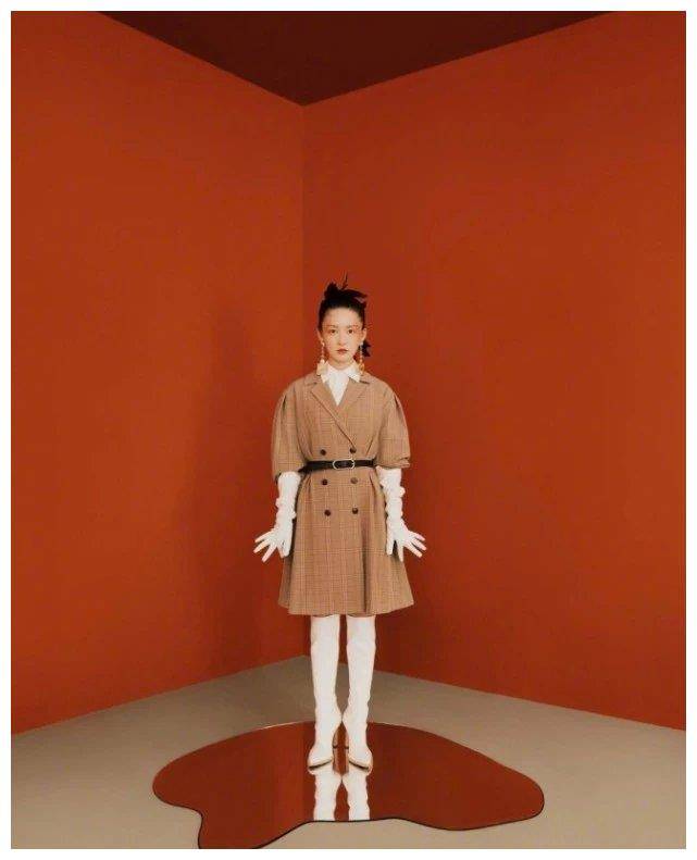 原创李沁脸是咋了伸舌头时下巴都断层了后期都拯救不了