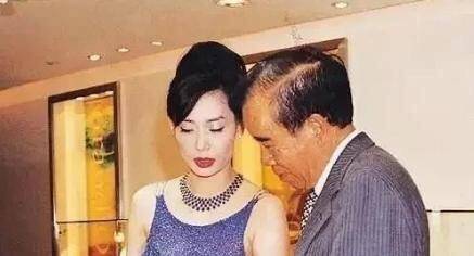 邝美云:拒当何鸿燊五姨太,怒甩周大福公子,靠自己成为亿万女富豪_郑