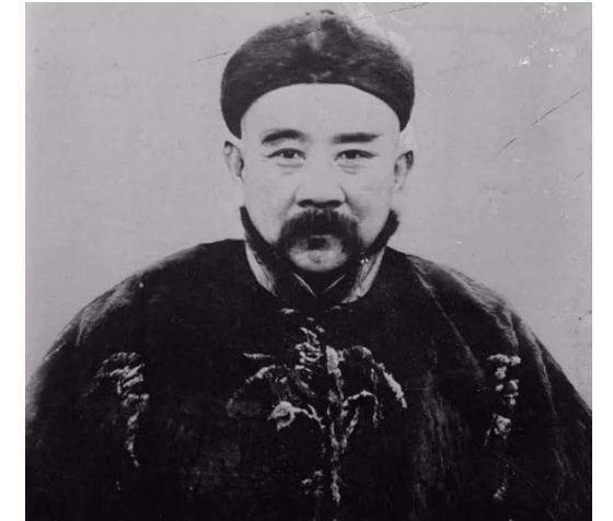 手握重兵的张勋因复辟帝制,几天功夫就把自己折腾成了光杆司令_黎元洪