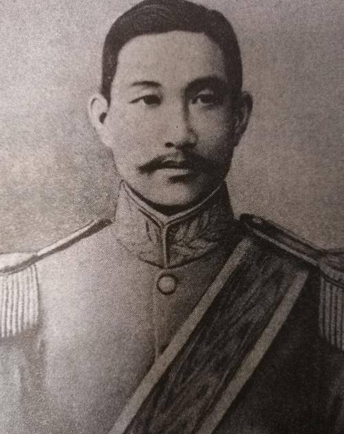 李经羲生于1860年,安徽合肥人,字仲山,又仲仙,号悔庵,又有仲宣,仲轩