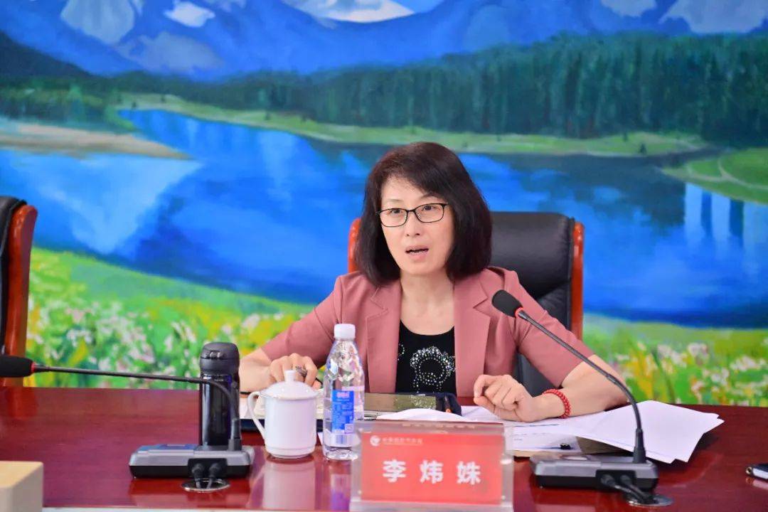 6月29日下午,长春市副市长李炜姝一行到汽开区就促进汽车消费工作进行