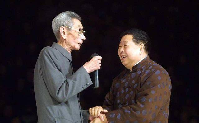 郭德纲最应该感谢的三位贵人,第二位去世时他哭成泪人