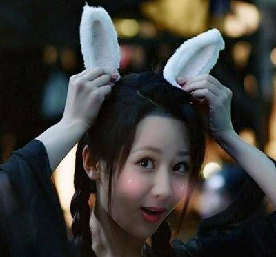 原创杨紫cos阿拉神灯翻车蓝眉毛黄眼影油漆感真浓亲妈也认不出