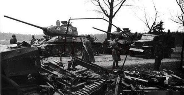 二战德军最后1次垂死挣扎的进攻:1945年3月6日巴拉顿湖战役爆发_坦克