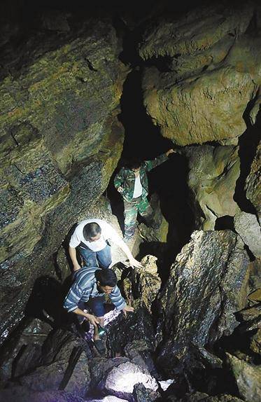 被巨蟒守护的天门山神洞里面真的住着神仙吗