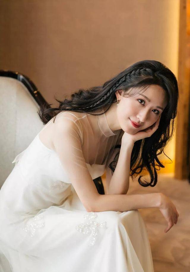 张雯,36岁至今单身的她,美得无可挑剔!_演技_观众们_角色