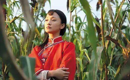 《红高粱》他太喜欢周迅,非要抱抱,发生意外,周迅行动让人称赞_高淦