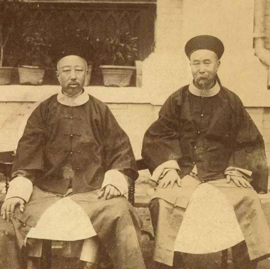 晚清李鸿章老照片年轻时意气风发晚年时满脸绝望