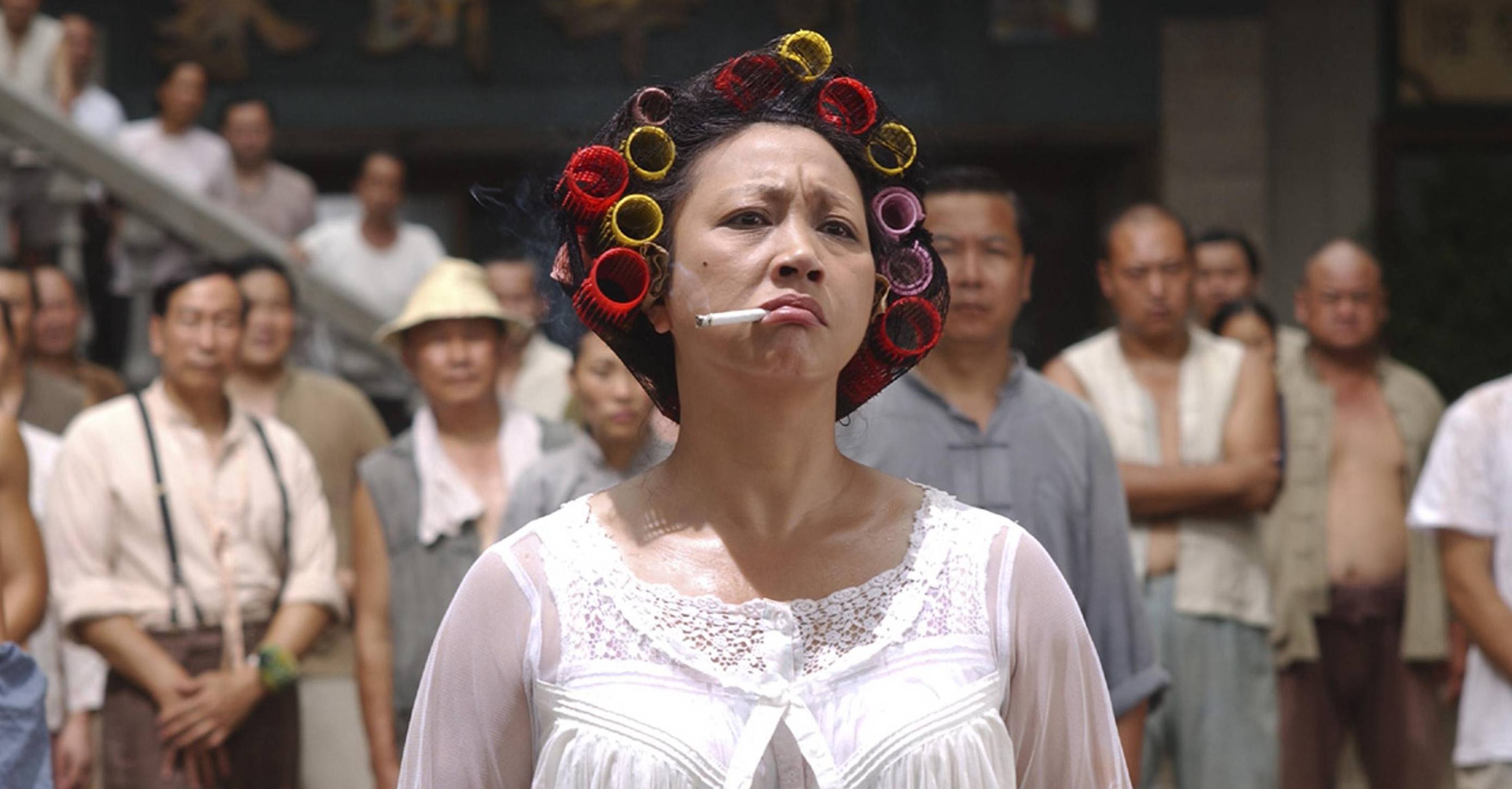 元秋1950年出生在香港一个京剧世家,原名张转男在这样的家庭出身耳濡