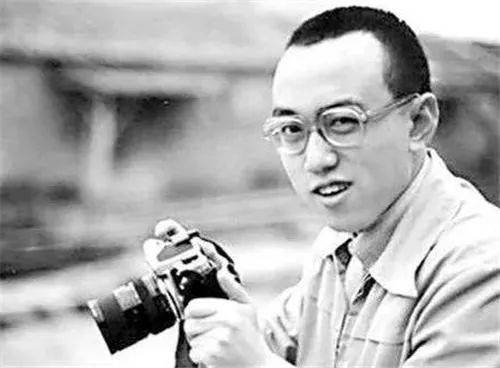 其实人际关系不仅是表现在谢彦波身上,少年班的老师汪慧迪就曾经非常