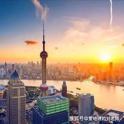 国内开往云南的第一列高铁！北上广去云南朝发夕至！一站一景美哭