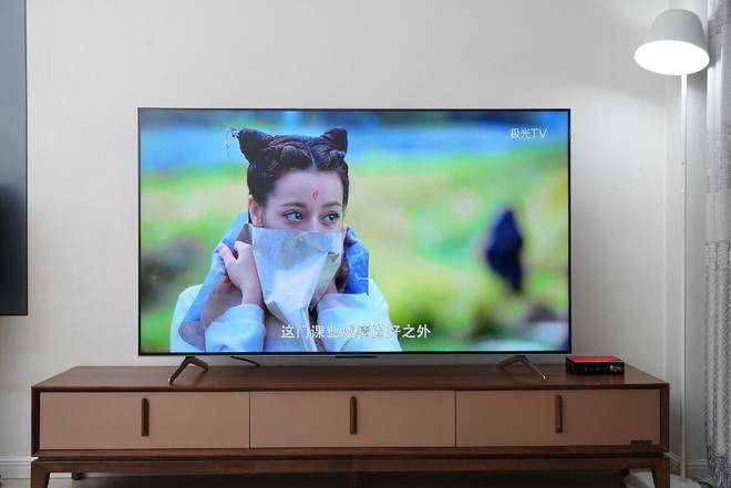 首款量子点矩阵控光Pro电视：TCL C11G高画量QLED智屏