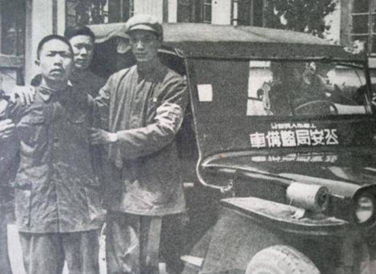 1955年，上海一女间谍被捕，实在身份曝光引颤动：她是个汉子