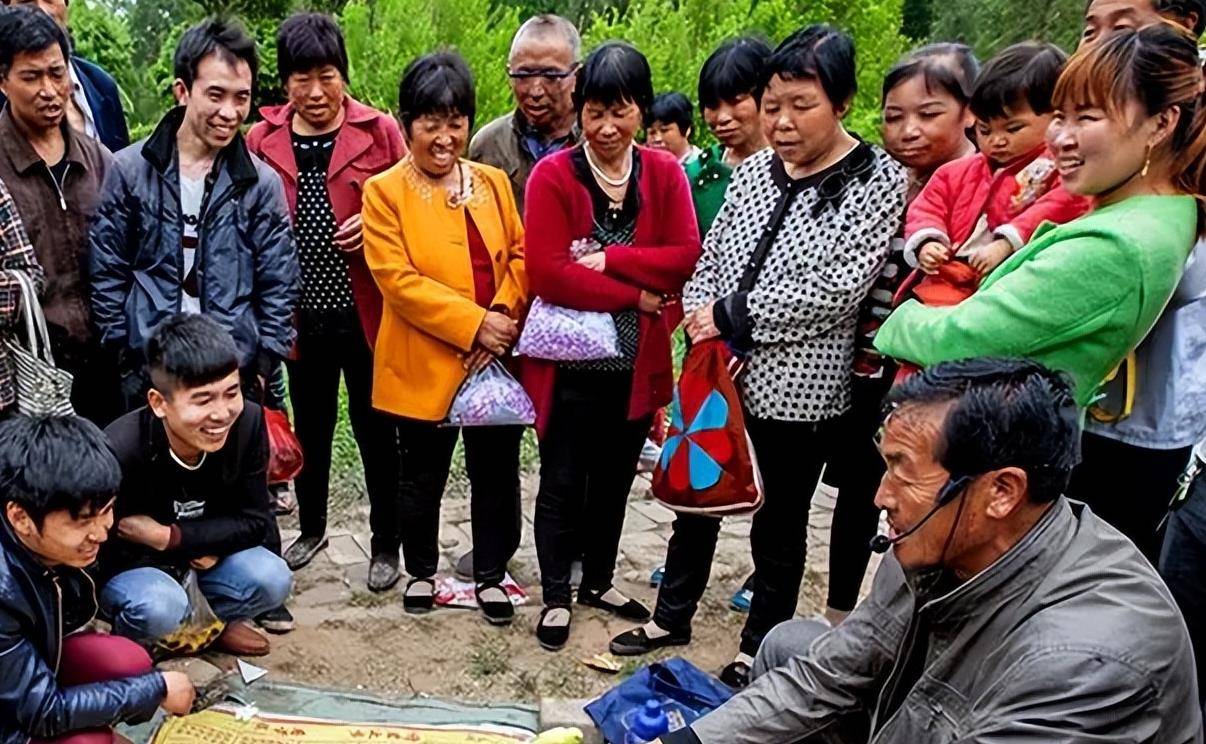 若是算命先生不认识你，他怎么晓得你家有几口人呢？拉开占卜者的帷幕