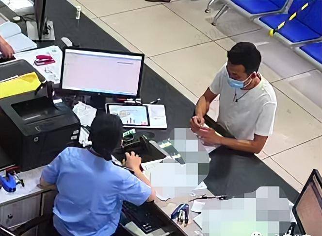 男子去永康车管所办理业务，却被警察当场带走，原来……