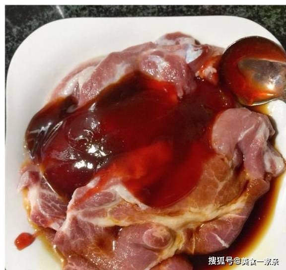 用电饭煲就能够造做出巨匠级甘旨——蜜汁叉烧肉，简单零失败