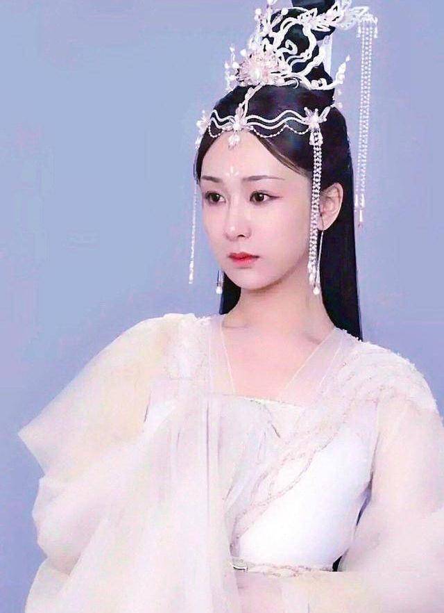 为什么《沉香如屑》找女配角难？景甜辞演，杨紫救场，成毅好难