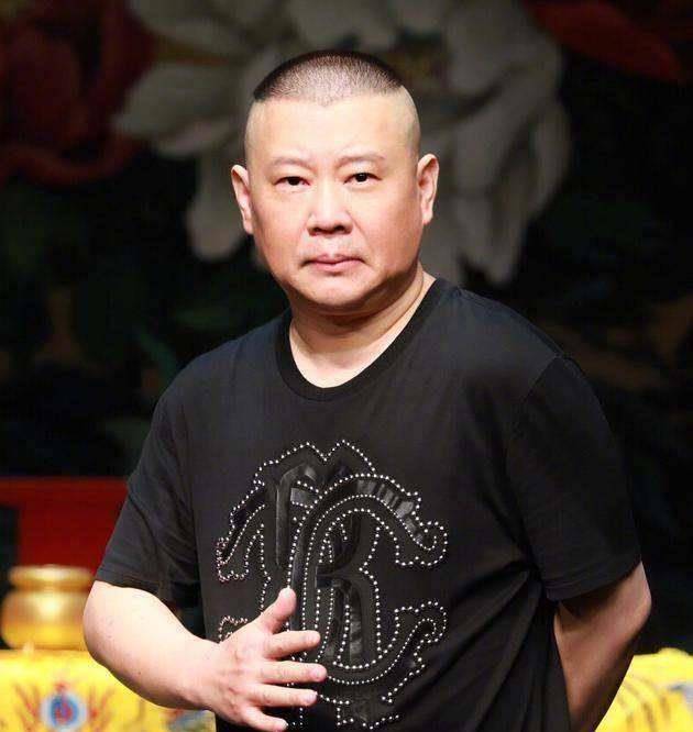 郭德纲的“血泪史”：被关橱窗48小时，交不起80元房租、吃不上饭