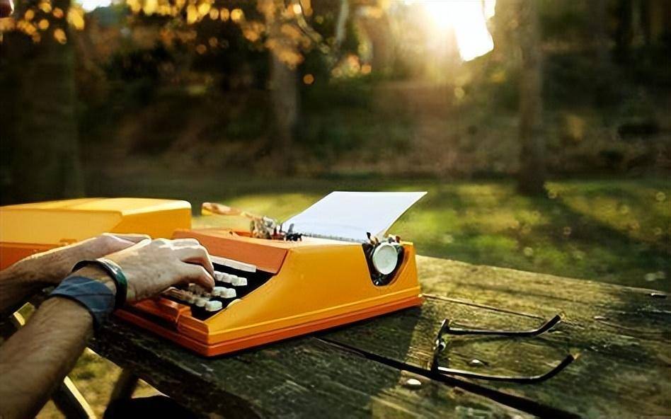 �Զಿ��ӰΪ����������Ӱ��Ŀ�����Լ�Ƭβչ��֮��Ĺ�ϵ ...