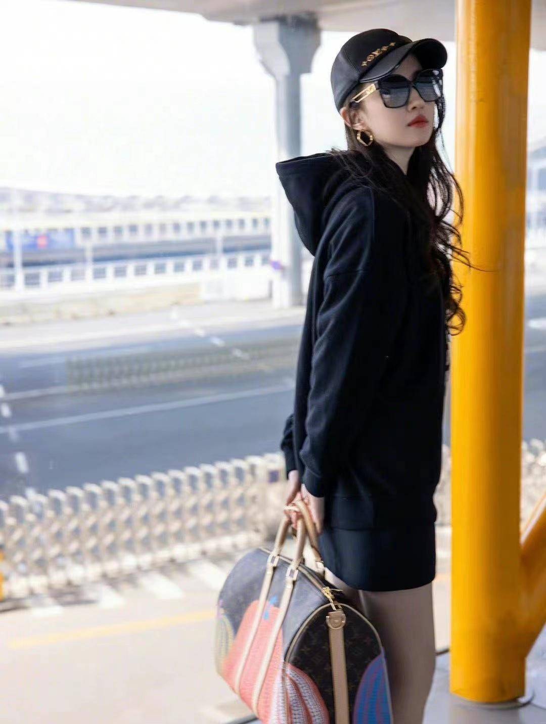 �ܶ�������������ƶ�Ҫ����վ����ͬ��ɻ����㣬Ϳ�촽�� ...