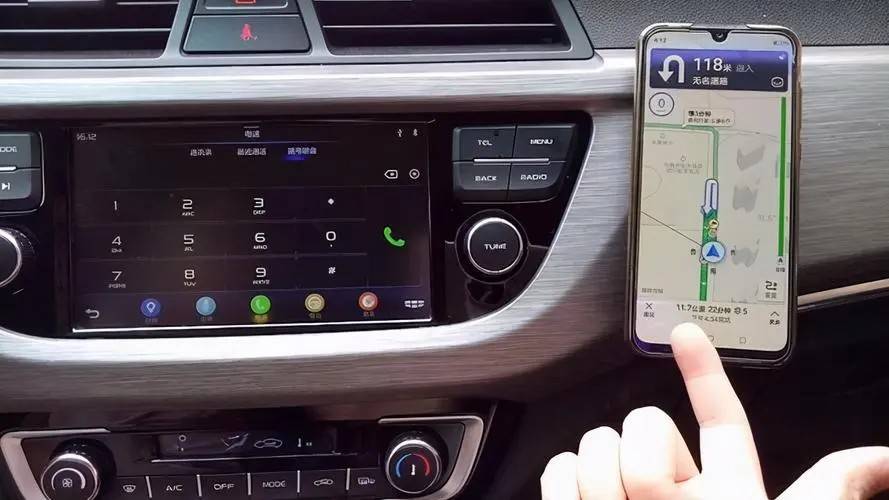 车机、手机和Carplay下的导航 到底哪个更便利？