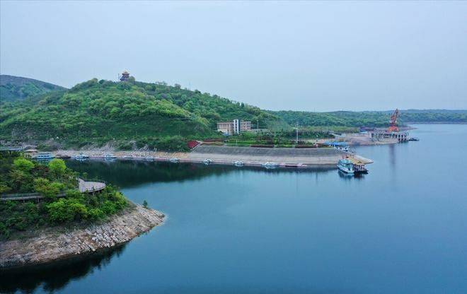 丹江口水库分布于湖北省丹江口市和河南省南阳市淅川县