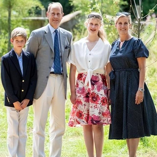 Ӣ���Ҹ�ִ�䶯��÷��һ˫��Ů��ʽ�����ӹ������շ����� ...