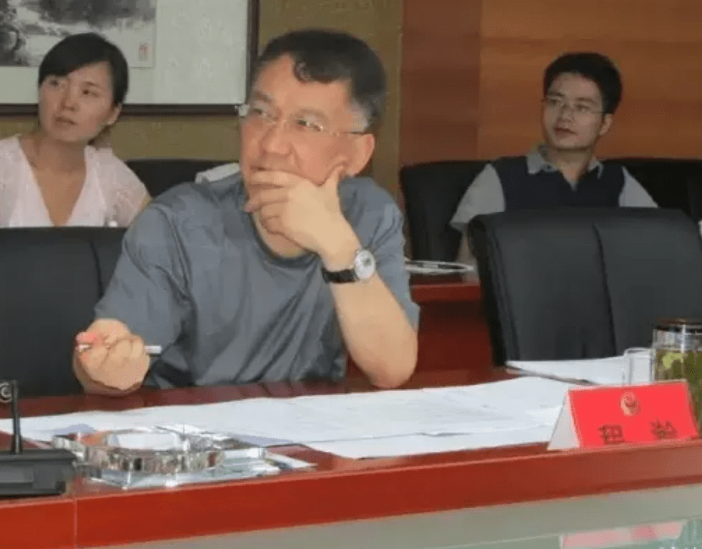 һ�����ȵ����ֳ����������߹�����1800������ֱ��������