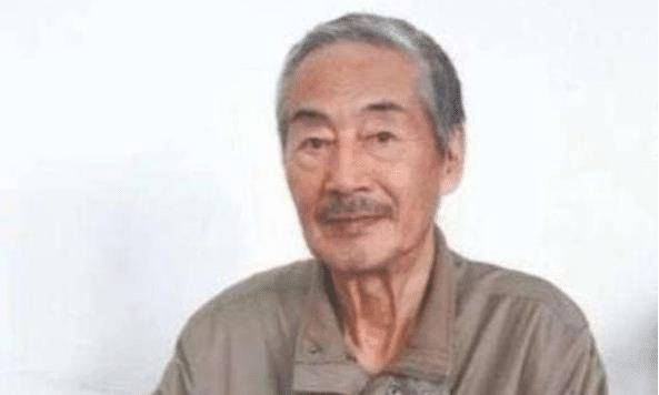 喜来乐的伤仇家79岁杜雨露家中离去，葬礼仅6人参加