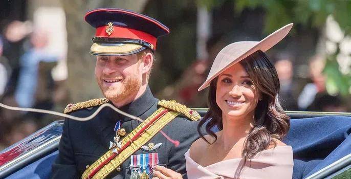 ����ڶ���������Լ��ϣķ���ں���ʧȥ����ͷ�������ƾ� ...