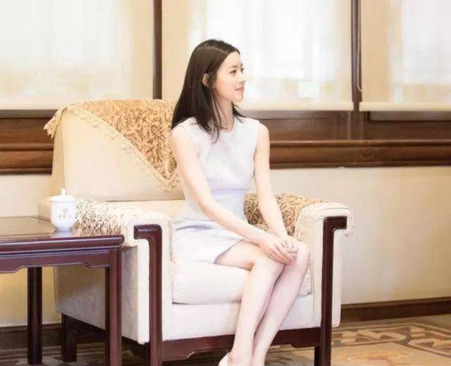 章泽天进修剑桥大学拒绝巴黎政治学院背后竟是如此。米乐M6 M6米乐(图2)
