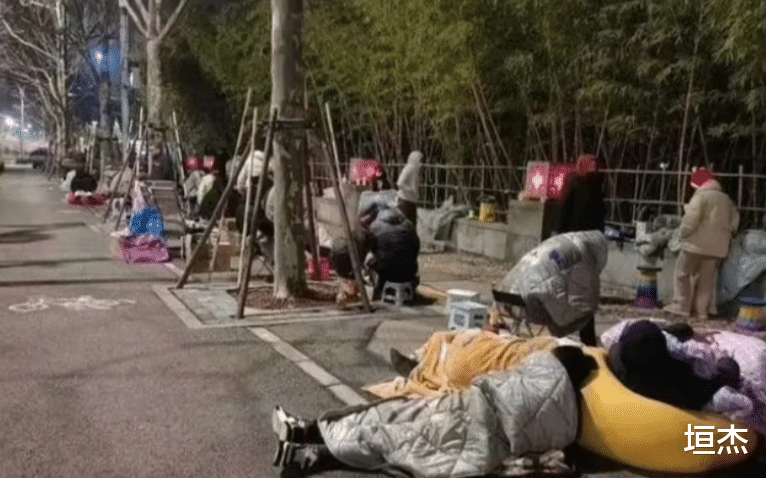 ΢����һҹ��ֻ����λ���Ͱ������ǵġ�����λ�á���ʾ�� ...