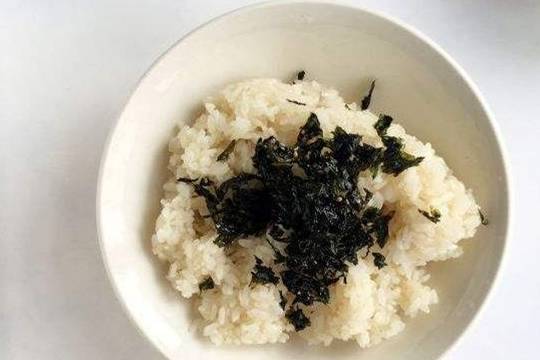 日本“超简单”下饭菜，不消开火煮，全数翻开即食，你能承受吗？